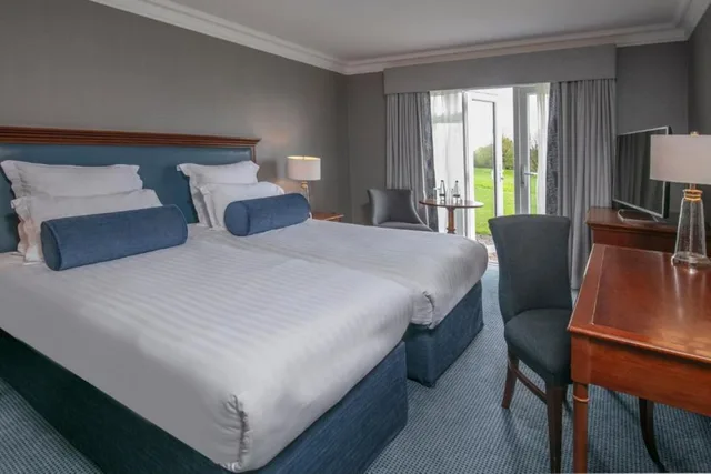 غرفة ديلوكس بسريرين منفصلين بإطلالة، Windmill Village Hotel, Golf Club Spa, BWSC 3/8