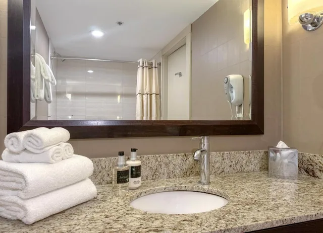 Coast, 2 Queen Beds، Listel Whistler Hotel 1/1