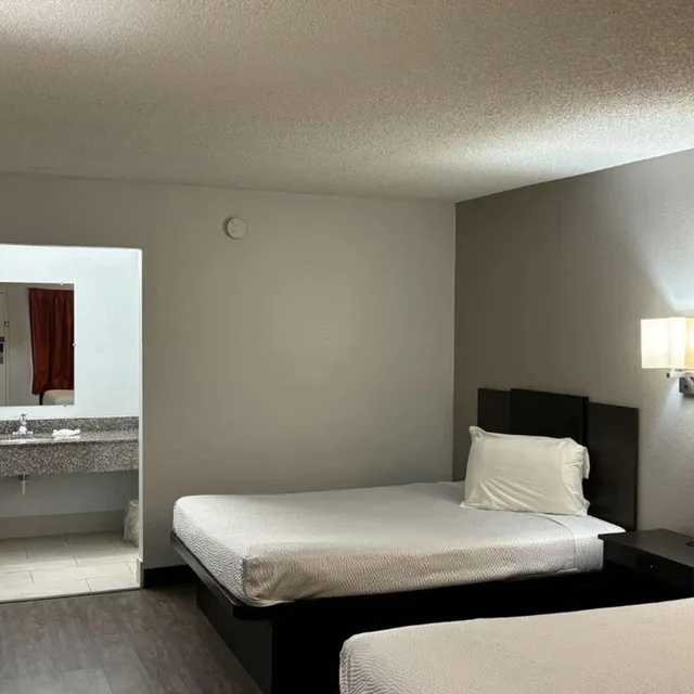 2 Queen Beds - Non-Smoking, Micfridge، Motel6 Macclenny, FL 1/8