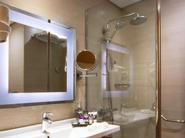 غرفة قياسية بسرير مزدوج بإطلالة على البحيرة، Mercure Ismailia Forsan Island Hotel 6/8