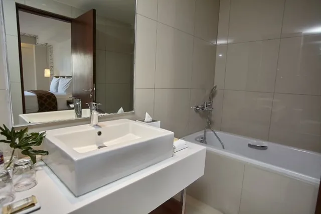 جناح بسرير مزدوج بغرفة نوم واحدة، Quest Hotel Tagaytay City 2/2