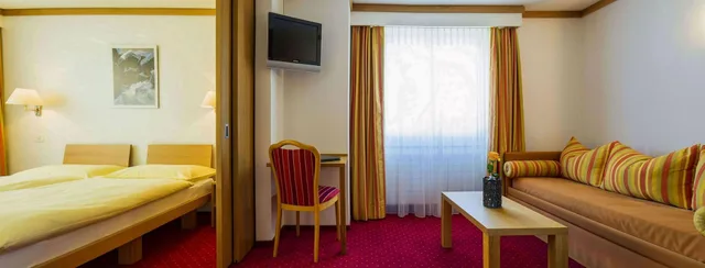 جناح جونيور بشرفة، Hotel Excelsior 3/5