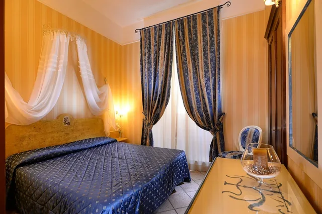 غرفة كلاسيكية بسرير كوين، Hotel Golden 1/3