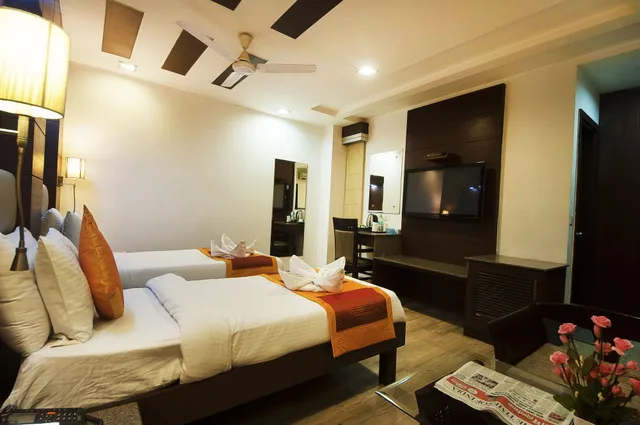غرفة بريميوم بسرير مزدوج، Amaltas International 3/5