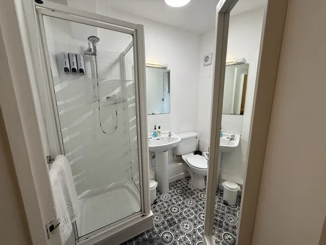 غرفة قياسية بسريرين منفصلين، Central Hotel 8/8