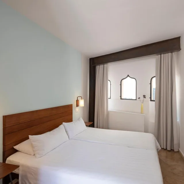 غرفة سوبيريور بسرير مزدوج بشرفة، Hotel Palau Sa Font 1/1