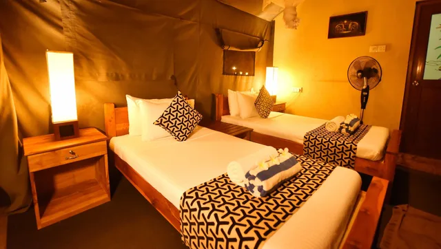 Deluxe, Tent, Double Bed, Lake Side, River View، Athgira River Camp 1/5