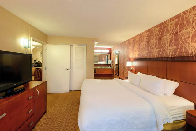 Room, Double Bed, Accessible, Courtyard by Marriott Canton 2/2