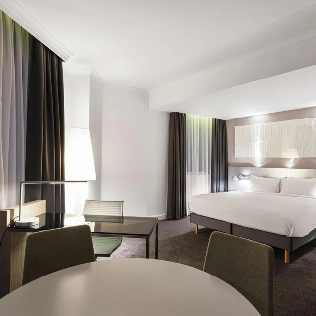 Junior Suite, Cathedral View، Radisson Blu Hotel, Leeds 2/6