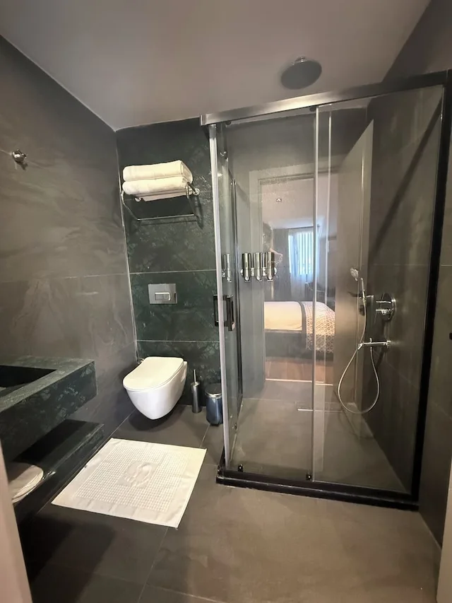 جناح عائلي بسرير مزدوج بإطلالة على المدينة بغرفة نوم واحدة مع أريكة، Nevizade Avangart Hotel 7/7