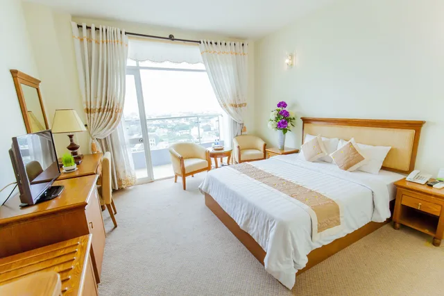 غرفة فاخرة بسريرين منفصلين بإطلالة على النهر، Thien An Riverside Hotel 3/10