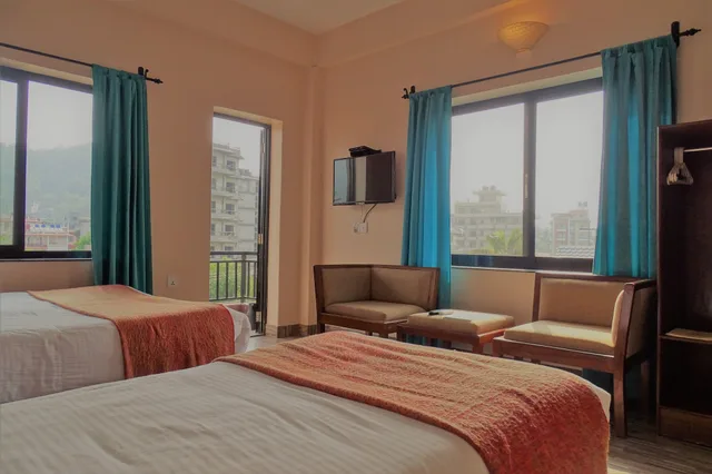 غرفة ديلوكس بسرير مزدوج أو سريرين منفصلين بشرفة، Hotel Karuna 1/6