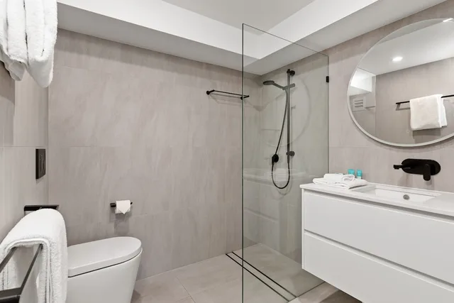 2 Bedrooms, Superior, Apartment, Queen and Twin Beds, Garden View, No Balcony، 84 The Spit Holiday Apartments 5/6
