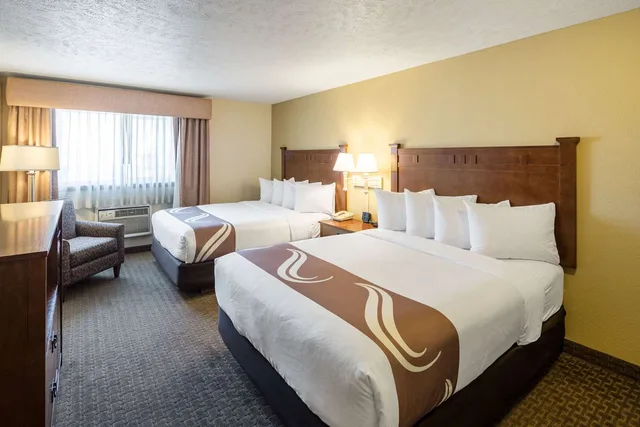 غرفة بسريرين كوين لذوي الإعاقة، Quality Inn & Suites Coeur D'alene, ID 1/5