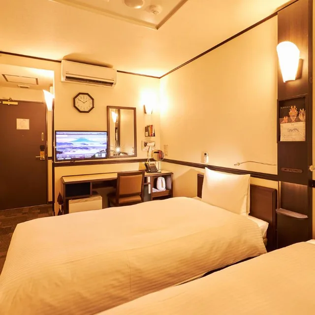 Room, Twin Beds, Toyoko Inn Osaka Tsutenkaku Mae 5/10