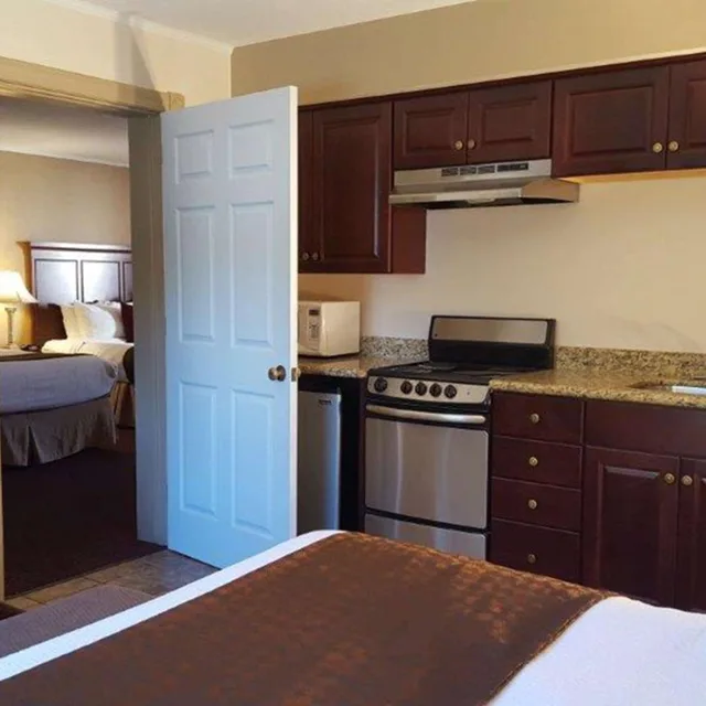 جناح بسريرين كوين وسرير كوين، Best Western Plus Humboldt House Inn 7/8