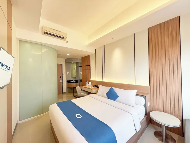 غرفة مريحة ديلوكس بسرير كوين، LAMORA Kota Lama Surabaya 2/4