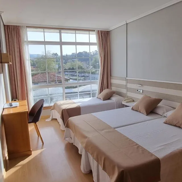 غرفة ثلاثية، Hotel Miramar Playa America 2/10