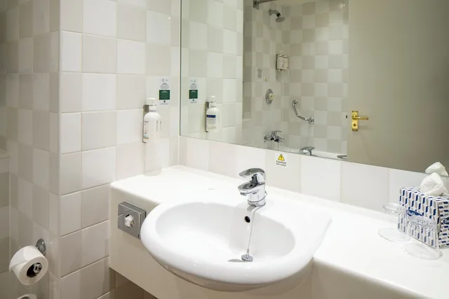 غرفة قياسية بسرير فردي، HOLIDAY INN EDINBURGH 5/7