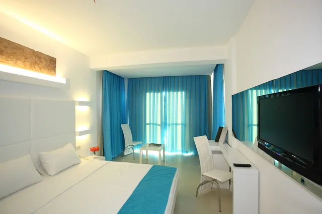 غرفة بسرير مزدوج أو سريرين منفصلين، Costa Luvi Hotel 2/4