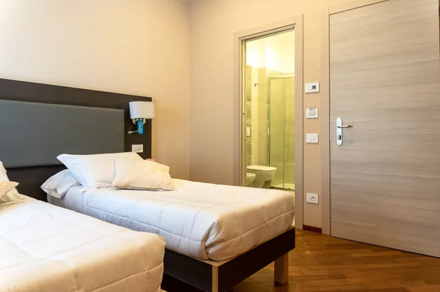 غرفة بسريرين منفصلين، Hotel Victoria Cuneo 10/10