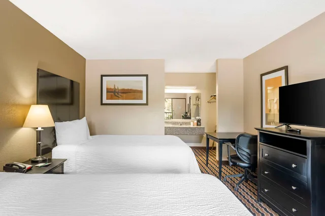 غرفة بسريرين مزدوجين، Quality Inn near Speedway 3/4