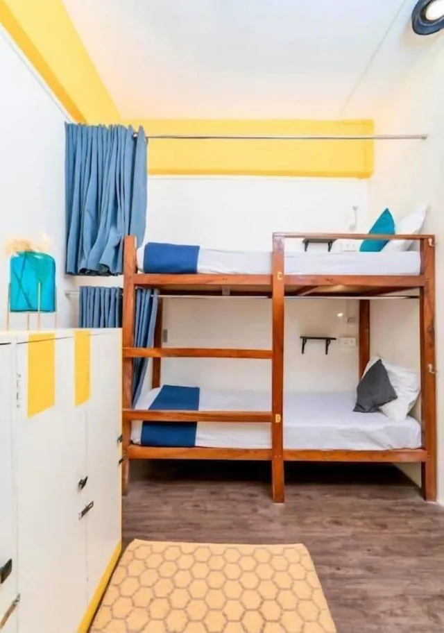 سكن مشترك مختلط قياسي بأربعة أسرّة، Locomo Hostel - Mumbai Airport 1/1