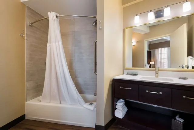 جناح رئاسي، Best Western Syracuse Downtown Hotel Suites 3/3