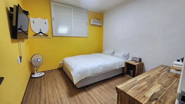 غرفة قياسية بسرير كوين، Myeongdong Motel 2/2
