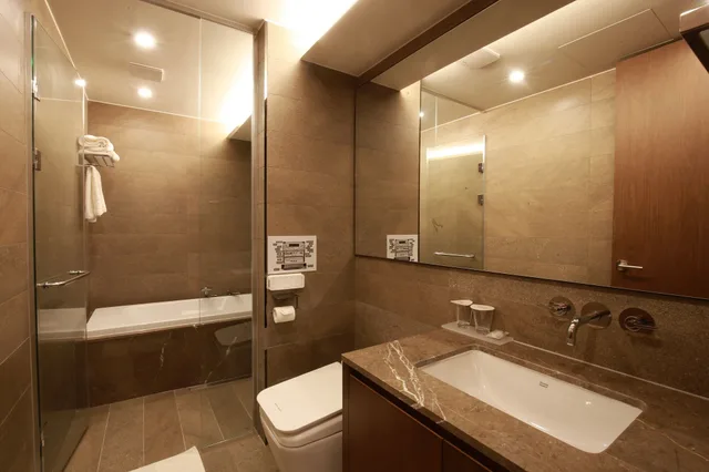 جناح ملكي بسرير مزدوج وسريرين منفصلين، Hotel East9 2/3