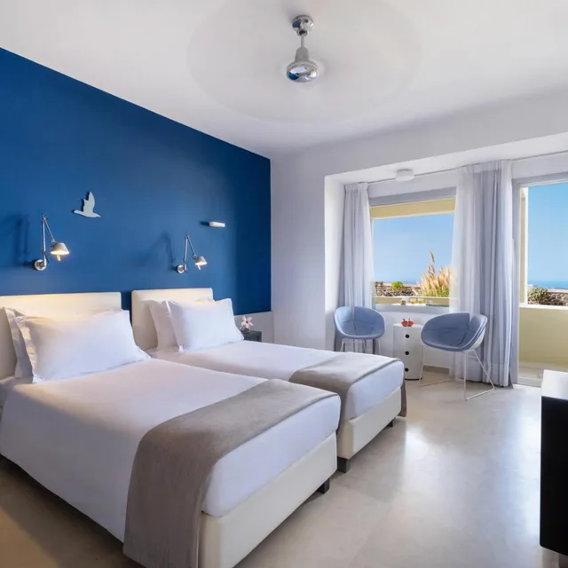 Room, Triple, Volcano View، Majestic 2/9