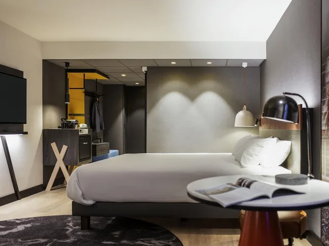 غرفة بريفيليج رباعية بسرير مزدوج مع أريكة، Mercure Amsterdam City Hotel 8/9