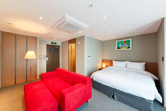 جناح بزنس لذوي الإعاقة، Ramada by Wyndham Gumi 1/1