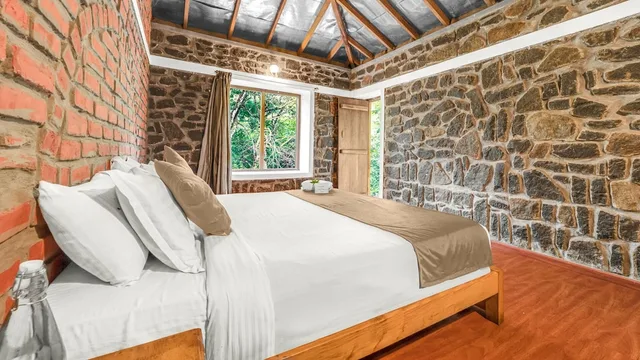 1 Bedroom, Suite, King Bed, Valley View, Balcony، Zac's Valley Resort 1/3