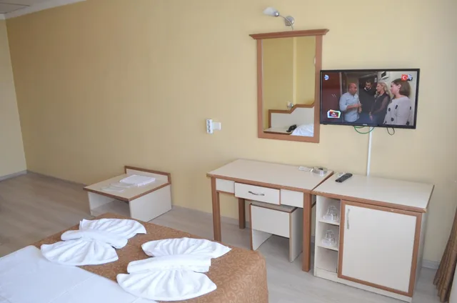 جناح، Ayvalik Palas Hotel 1/8