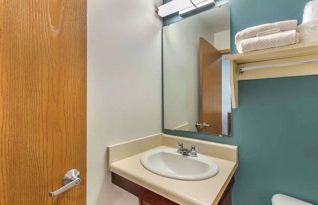 غرفة بسريرين كوين بمطبخ، Studio 6 Extended Stay Little Rock Southwest AR 6/8