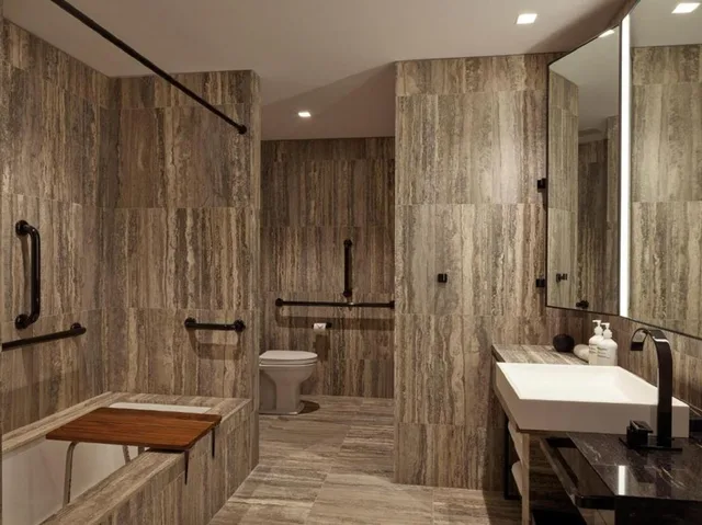 غرفة بريميير بسرير كينج، Equinox Hotel 3/3