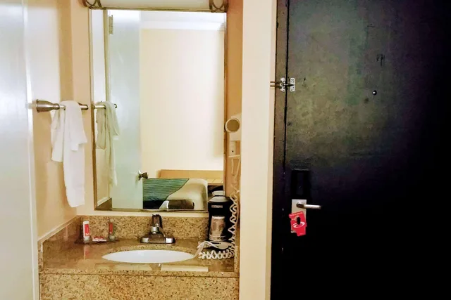 غرفة بسرير كينج، Econo Lodge Milldale - Southington 3/3