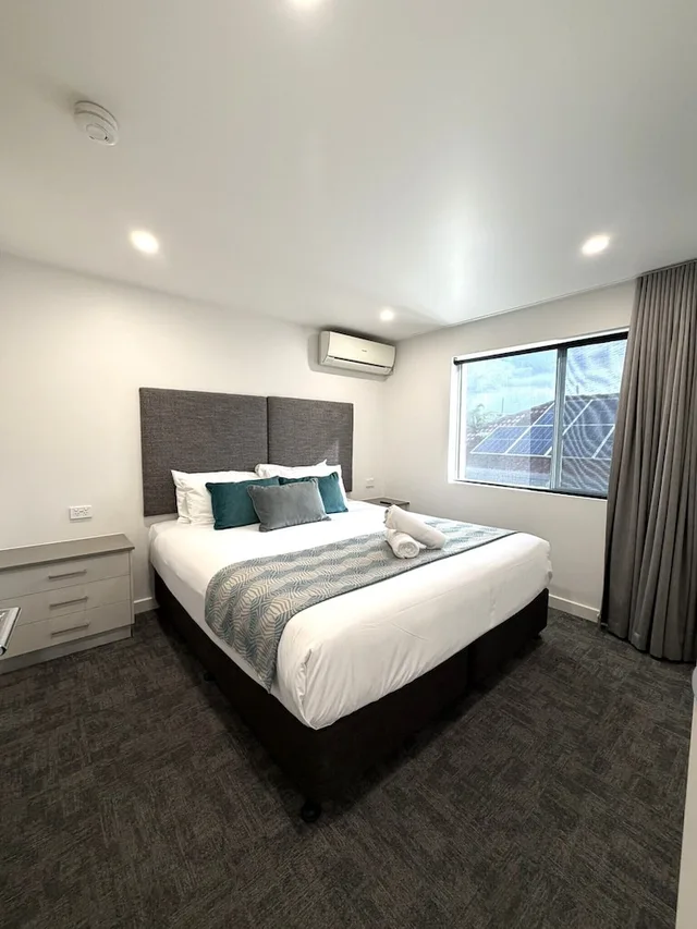 1 Bedroom, Renovated, Superior, Apartment, King Bed، Southport Motel & Apartments 4/9