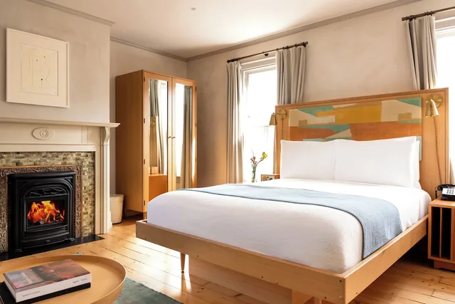 غرفة غراند بسرير كوين، HOTEL KINSLEY 1/2