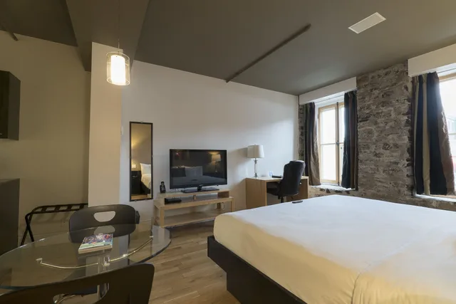 Plus, Deluxe, Murphy Bed, Queen Bed, Pet Friendly، HOTEL PORT-ROYAL 5/8