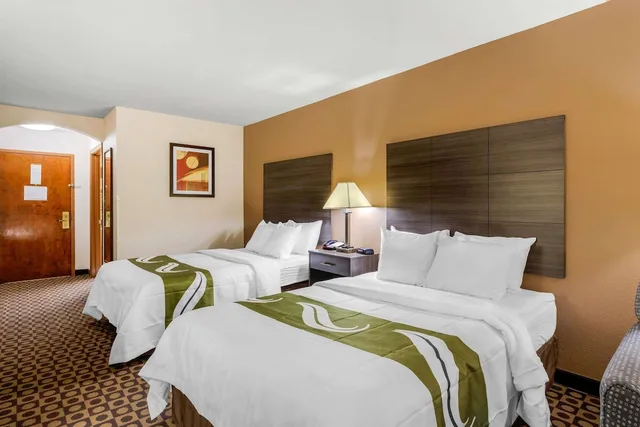 غرفة قياسية بسريرين مزدوجين، Quality Inn High Point - Archdale 2/6