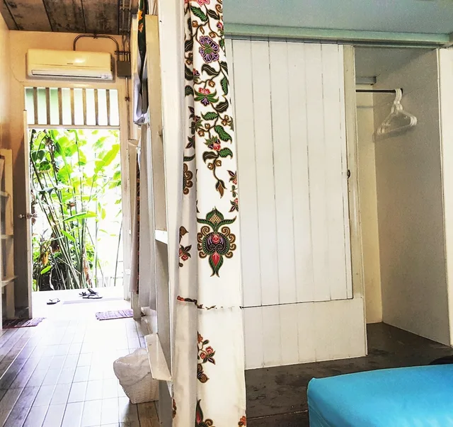 سكن مشترك مختلط، Glur Hostel 2/10