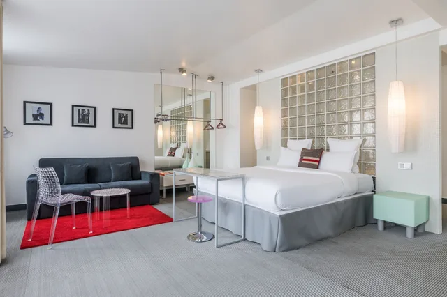 جناح جونيور، Kube Paris 3/10