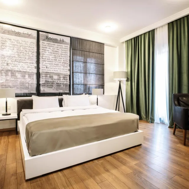 غرفة سوبيريور بسرير مزدوج بإطلالة على المدينة بشرفة، Citadel Narikala Hotel 5/10