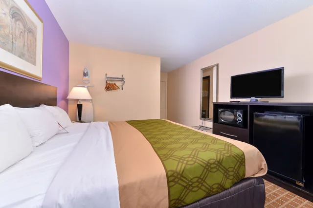 غرفة بسرير كينج، Days Inn by Wyndham Harrisonburg 6/10