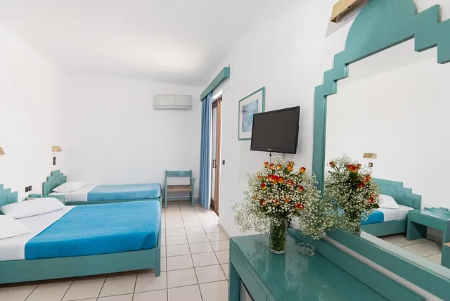 Superior, Double Bed, Side Sea View، Adele Beach Hotel 3/5