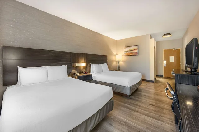 غرفة قياسية بسريرين كوين، Best Western Plus North Las Vegas Inn & Suites 3/7