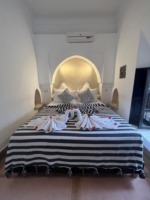 غرفة ديلوكس بسرير كوين، Riad Jnan el Cadi 3/5