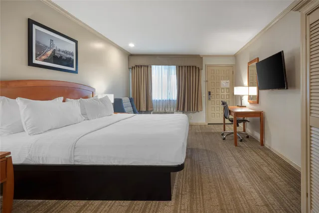 غرفة بسرير كينج، Surestay Plus Hotel By Best Western Mountain View 4/10